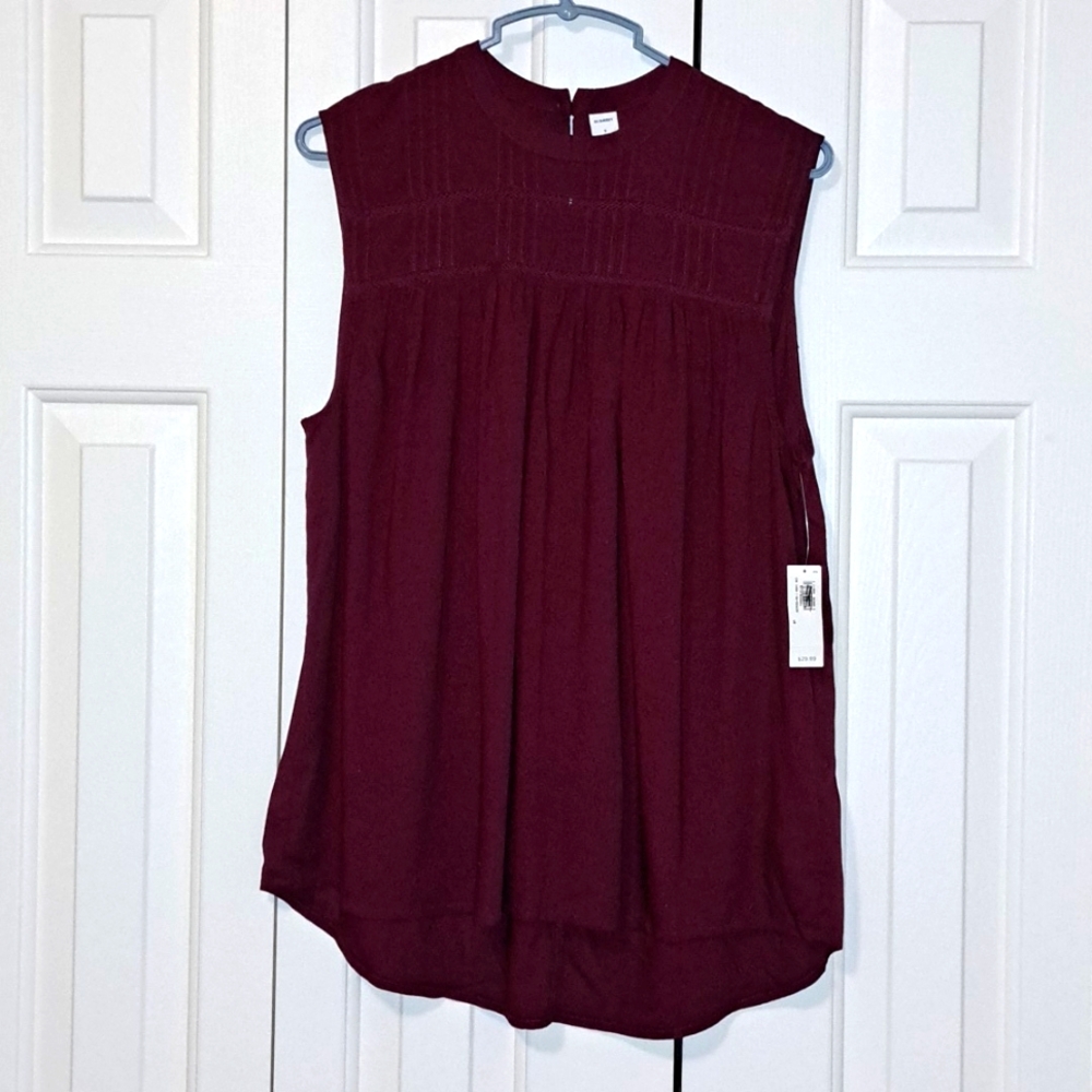 🎊🎊 Old Navy Women's Small Wine Color Sleeveless Top - NWT